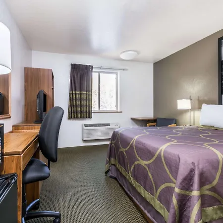Super 8 By Wyndham Missoula/Reserve St.-3