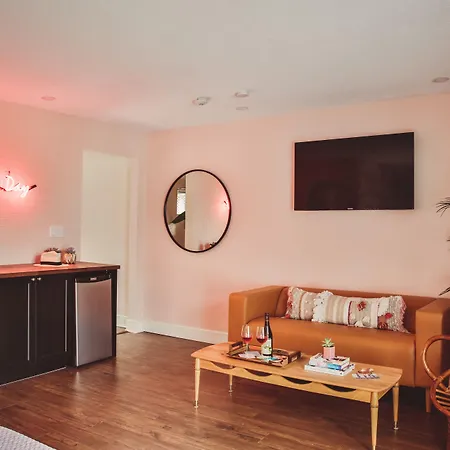 The June Motel, Prince Edward County-2