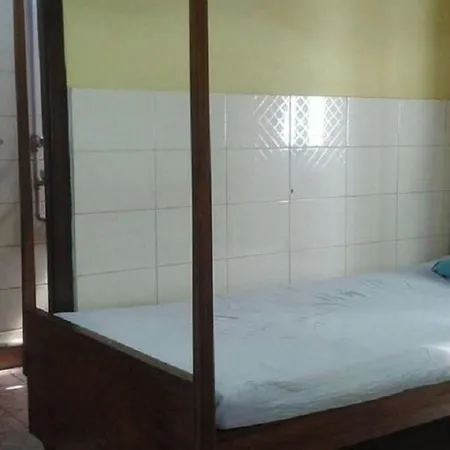 Goroomgo Central Guest House Agartala-2