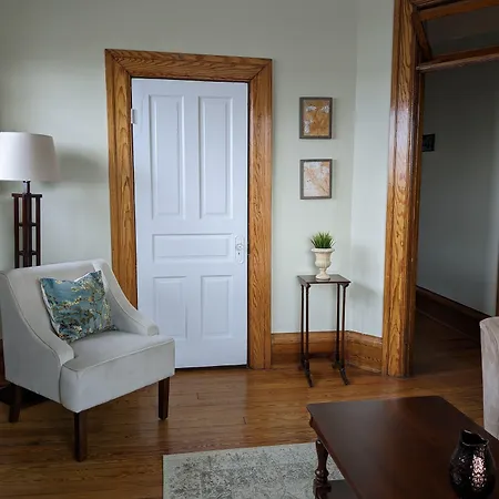 Stonewater Manor B&B-3