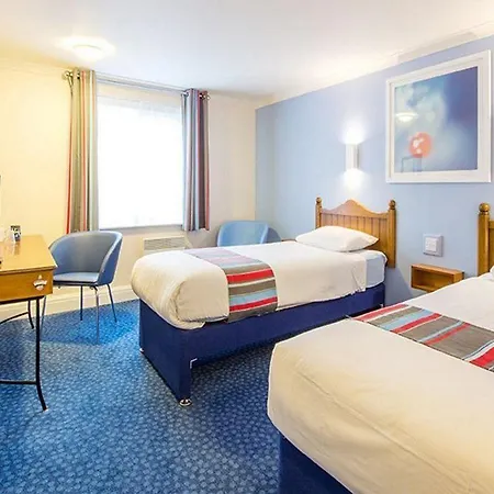 Travelodge Perth A9-2