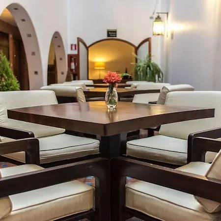 Apart Hotel El Doral-3