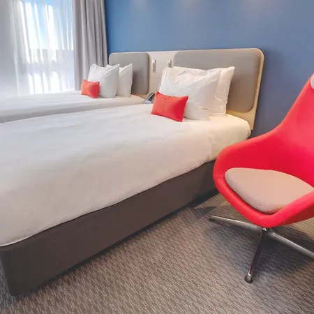 Holiday Inn Express - Fleet By Ihg-3
