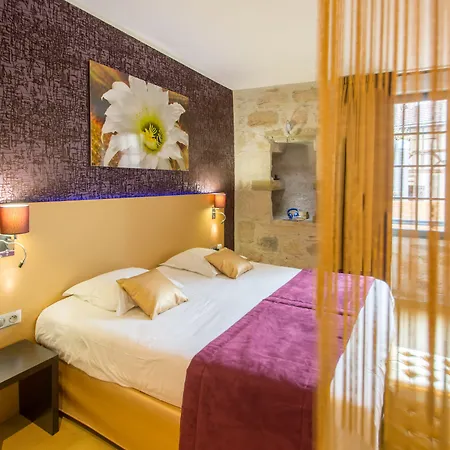 Charme Et Caractere Le Turenne - Contact Hotels-3