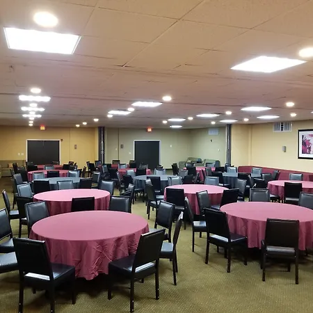 Fairmount Inn & Suites - Stroudsburg, Poconos-3