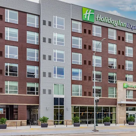 Holiday Inn Express & Suites - Lincoln Downtown By Ihg-3