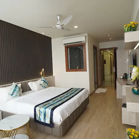 Familia Hotel And Banquets-2