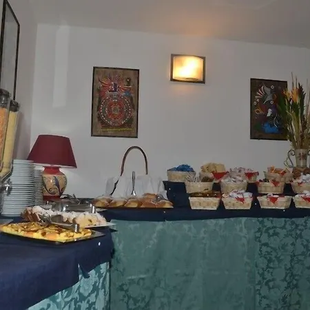 Hotel Moderno - Bed & Breakfast-3
