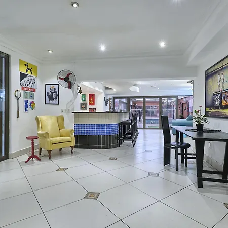 Inn & Out Sandton Park-3