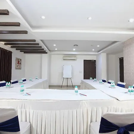 Le Crescent Hotel By Trot, Indirapuram-2