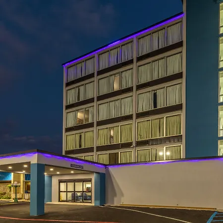 Super 8 By Wyndham Laredo-3