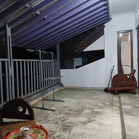 Dewi House Pondok Hijau Parongpong Bandung 1-2