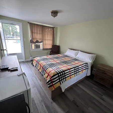 Maple Leaf Motel-2