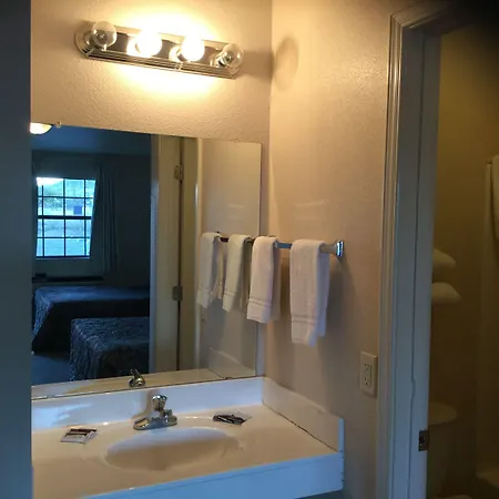 Americana Inn-3