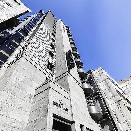 Hertz Hotel-2