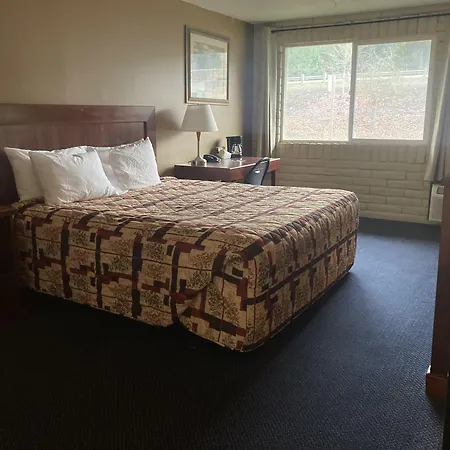 Travelodge By Wyndham Canyonville-3