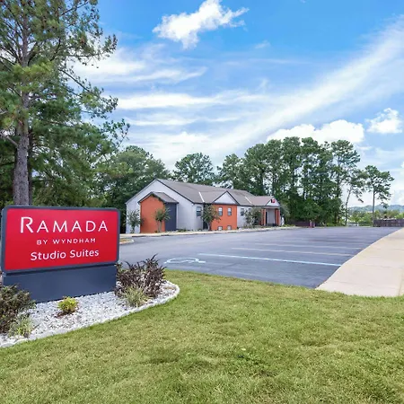 Ramada By Wyndham Studio Suites Dothan-3