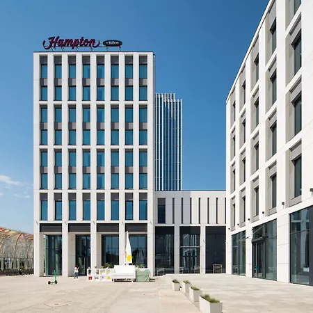 Hampton By Hilton Lodz City Center-3