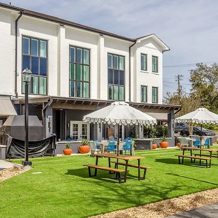 Lily Hall-A Boutique Hotel-3