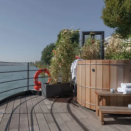La Peniche - Bed And Bicycle - Vienne-2