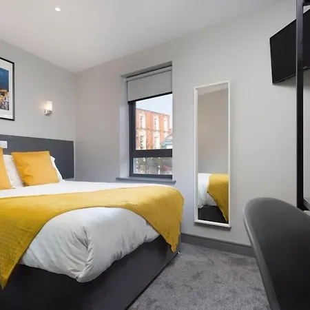 Bank Square Town House-3
