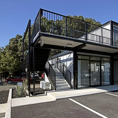 The Com Plex Motel-2