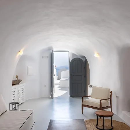 Oia Spirit Studios By Mary D Nomikou-2