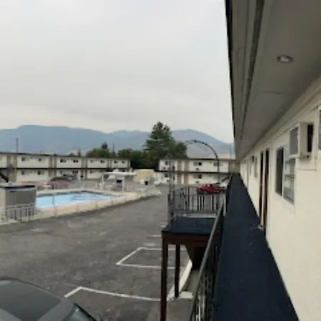 Super 8 By Wyndham Penticton-3