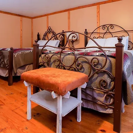 Round Top Hotel-2