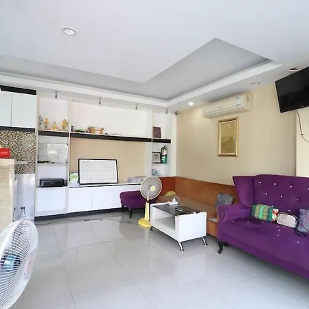 Oyo 75389 Pandora House-3