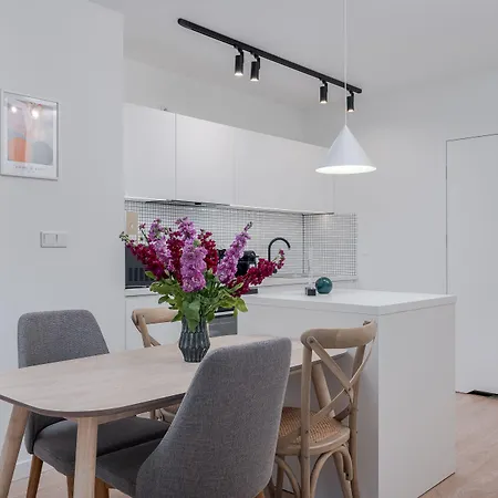 Exclusive Aparthotel Krakow Lubicz 40-2