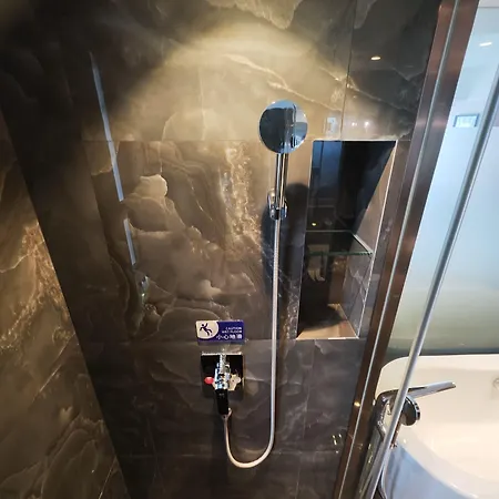 Clifford Suites-3