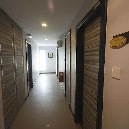Super Oyo 985 Hotel Nur-3