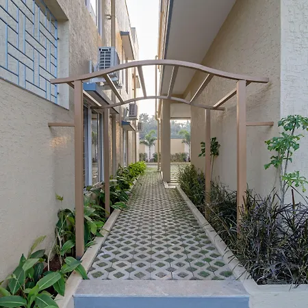 Itsy Hotels Kurinji Stay Inn With Swimming Pool-2