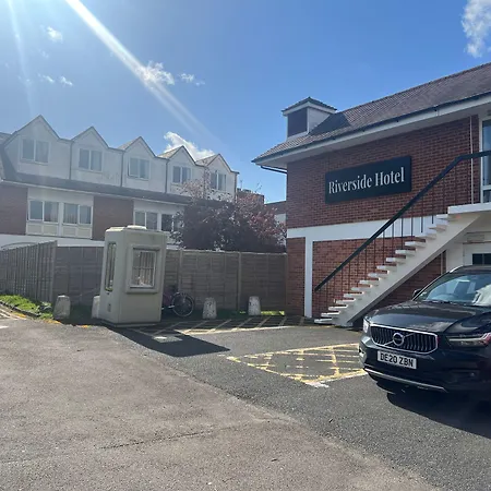 Riverside Hotel-3