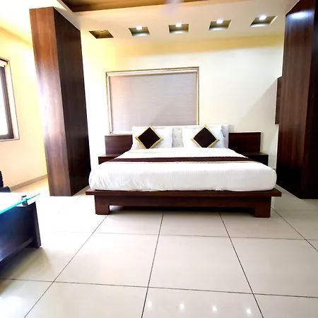 Hotel The Grand Krishna Inn-3