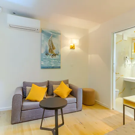 Irini Luxury Rooms-3