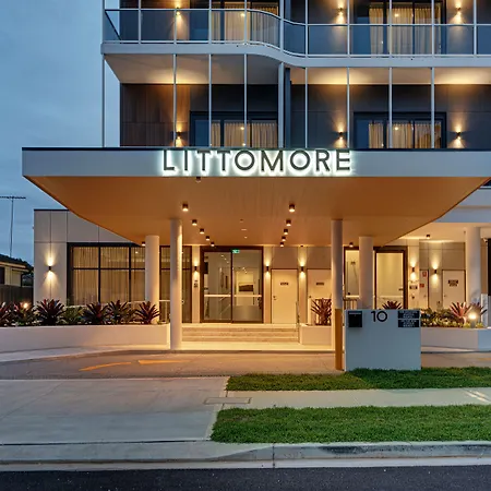 Littomore Suites Kingswood-2