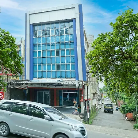 Oyo 90390 Hotel Rd Premium-2