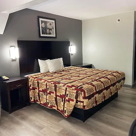 Speedway Inn & Suites-3