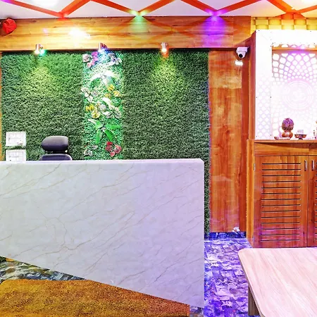 Itsy Hotels Rk Palace-3