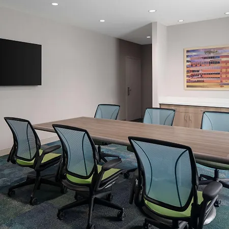 Home2 Suites By Hilton Des Moines At Drake University-3