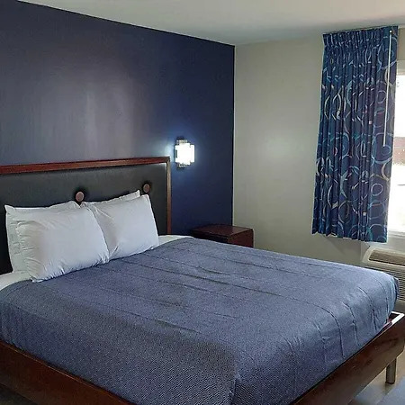 Economy 7 Inn Hampton-3