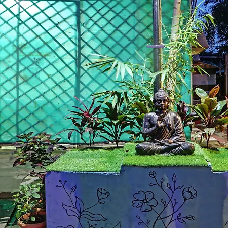 Itsy Hotels Kings L Den Homestay-2