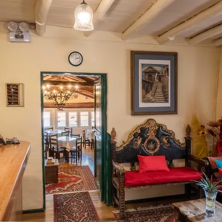 Hostal Corihuasi-3