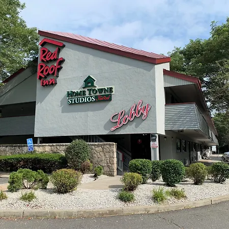 Hometowne Studios By Red Roof Mystic - New London-3
