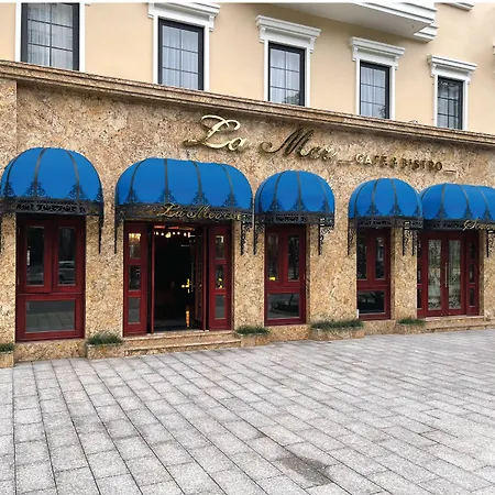 Grand Fleuve Boutique-3