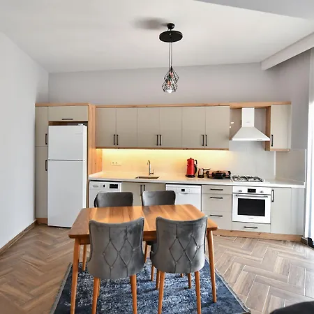 Red Moon Suites-3