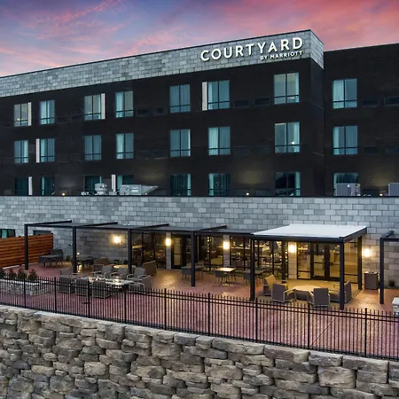 Courtyard By Marriott Jefferson City-2