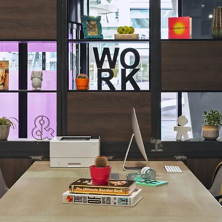 Moxy Lausanne City-3